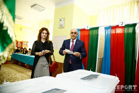 Səlim Müslümov Prezident seçkilərində səs verib