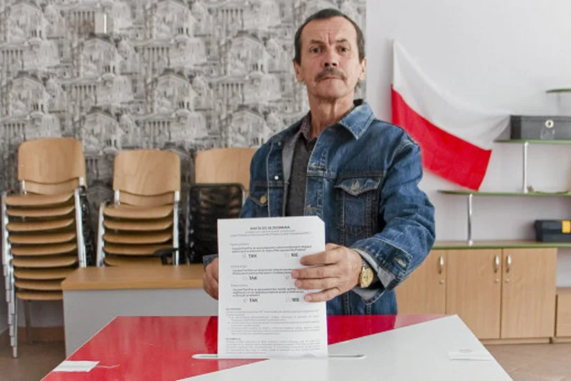 ​Polşada referendum baş tutmayıb