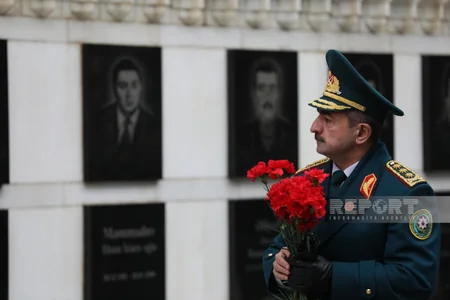 Azərbaycan xalqı şəhidlərini yad edir