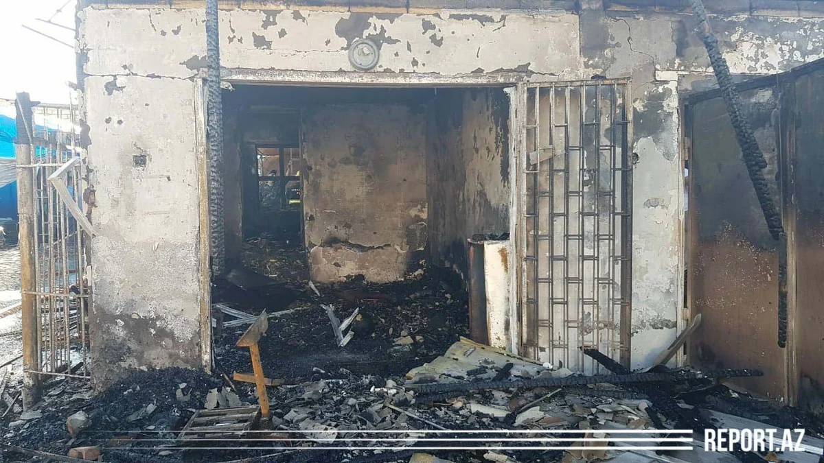 На рынке в Гейчае произошел пожар