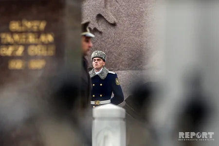 Azerbaijan commemorates national leader Heydar Aliyev - PHOTO REPORT