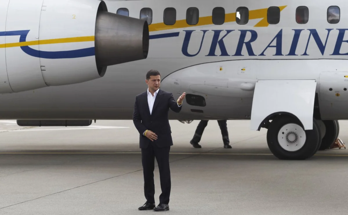 У самолета Зеленского отказал двигатель