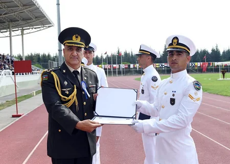 Türkiyədə təhsilini başa vuran Azərbaycan hərbçilərinə diplomlar təqdim edilib