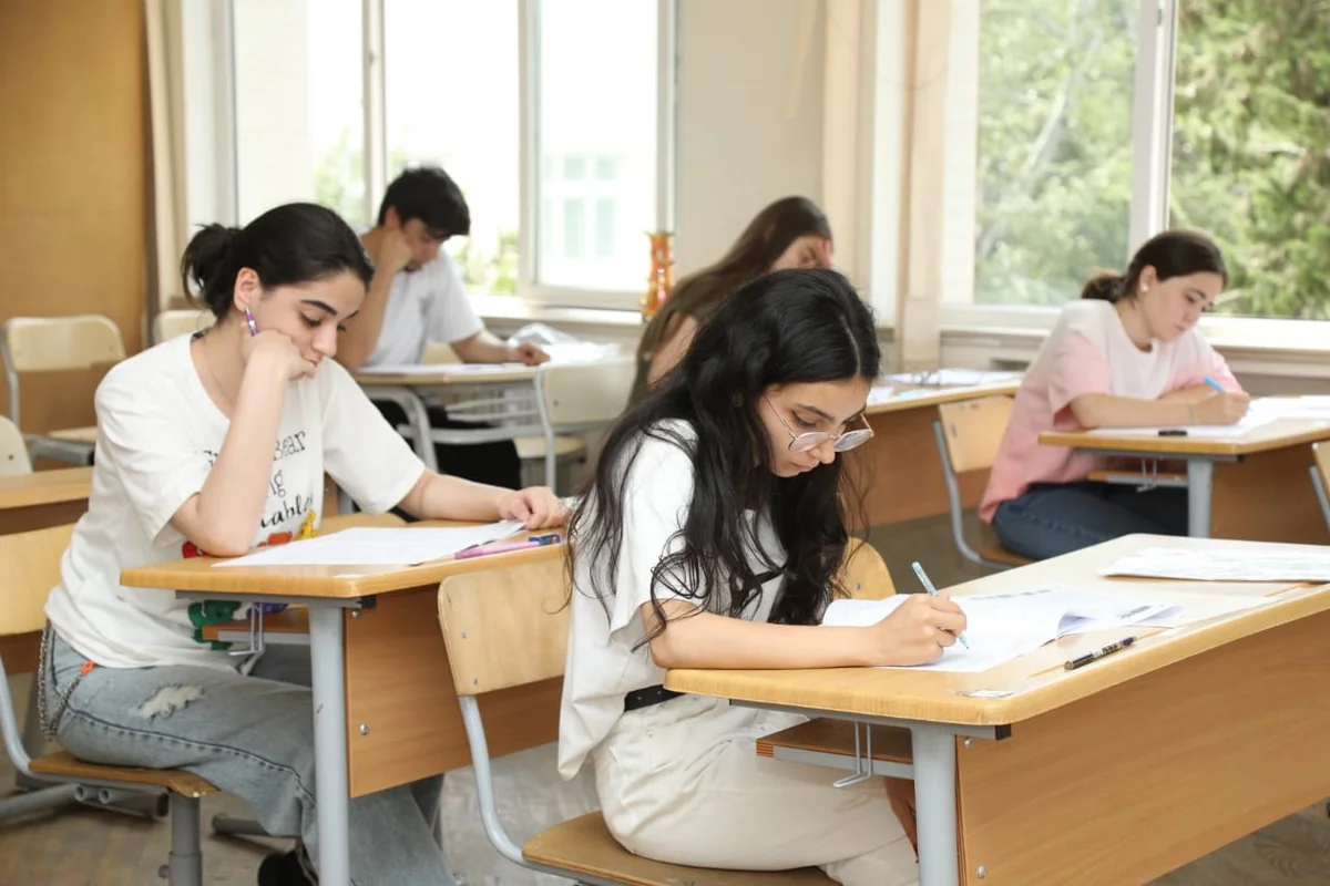 Martın 3-də 52 mindən çox şagird buraxılış imtahanı verəcək
