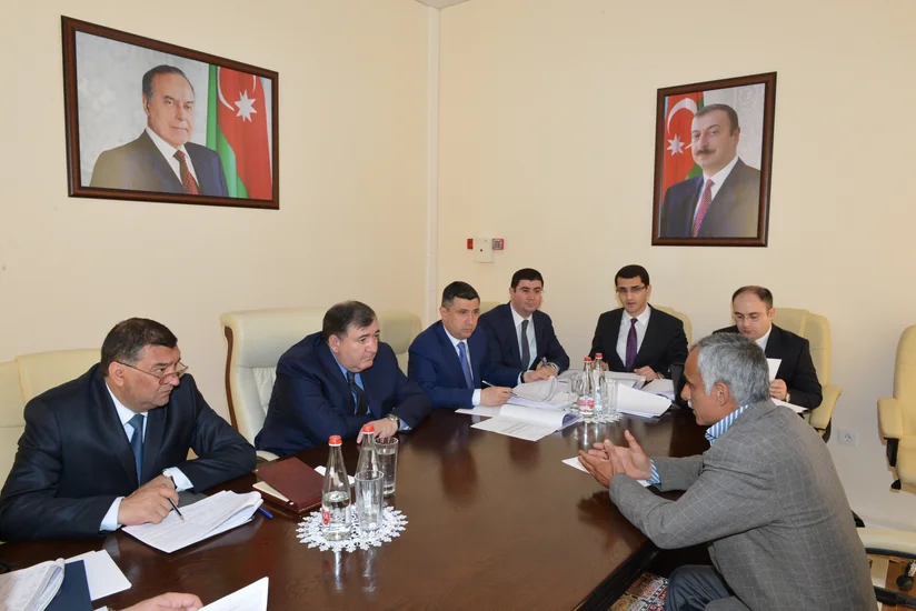 ​Vergilər naziri Fazil Məmmədov Şabranda vətəndaşları qəbul edib
