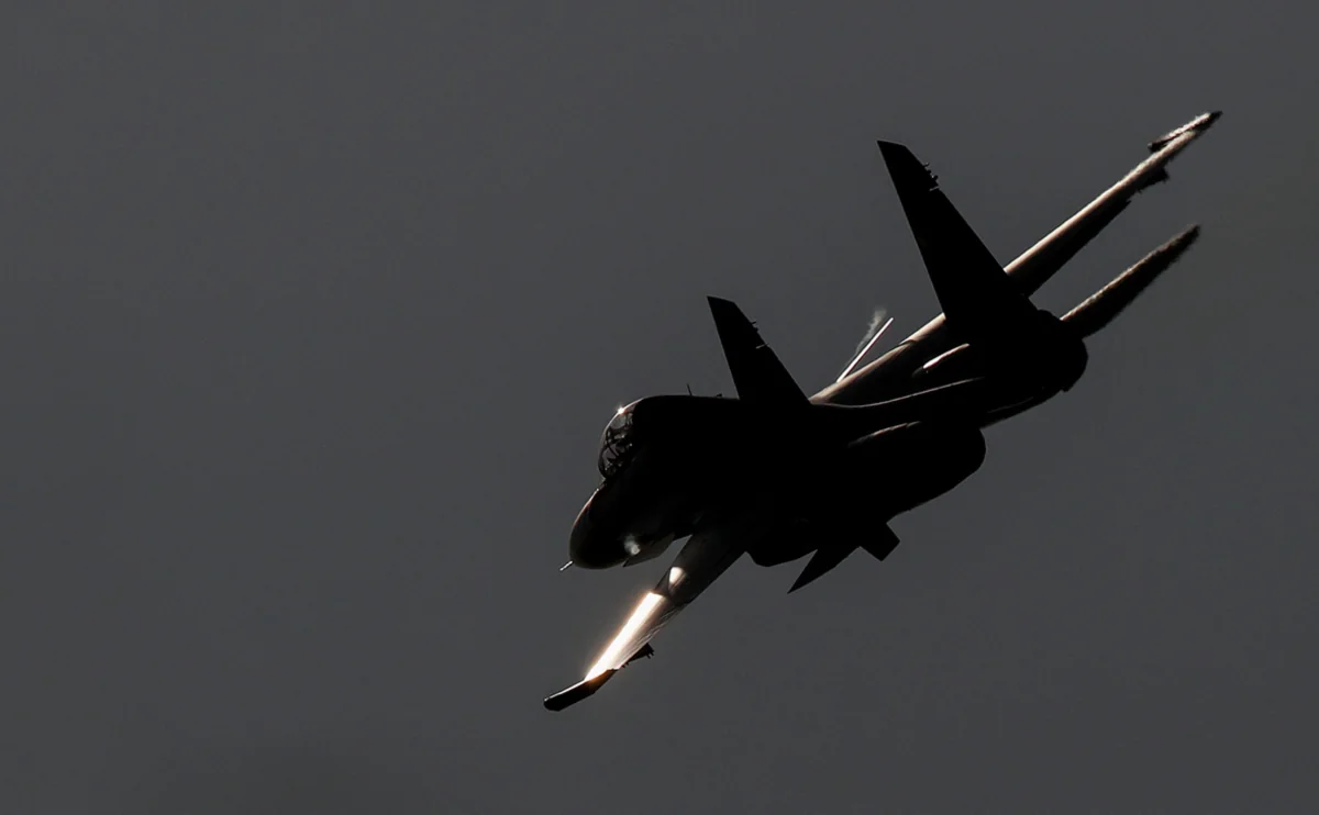 Qazaxıstanda qırıcı təyyarə qəzaya uğrayıb, pilot yaralanıb
