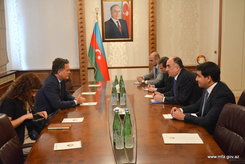 Elmar Məmmədyarov Türkiyənin Azərbaycandakı səfiri ilə görüşüb