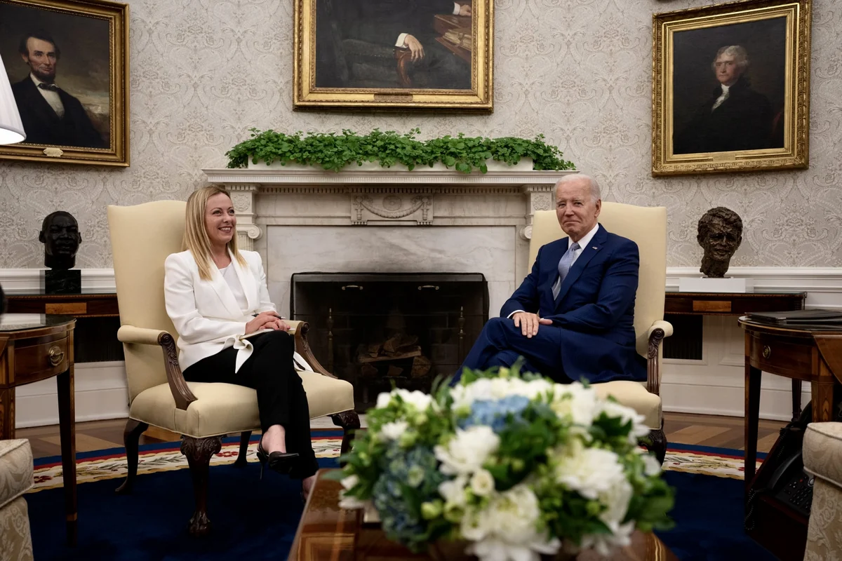 Байден и Мелони условились продолжать вводить санкции против РФ