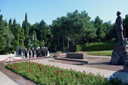Rusiyanın hərbi gəmisi Bakıya gəlib