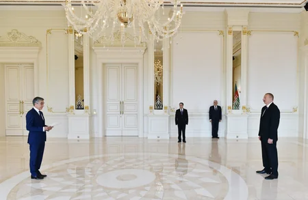 Prezident İlham Əliyev Tacikistan və Macarıstanın yeni səfirlərinin etimadnaməsini qəbul edib - YENİLƏNİB