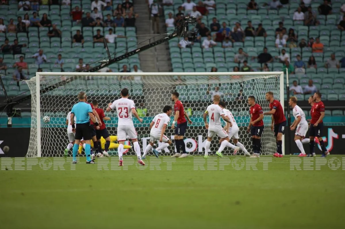 Дания одержала победу в Баку и вышла в четвертьфинал