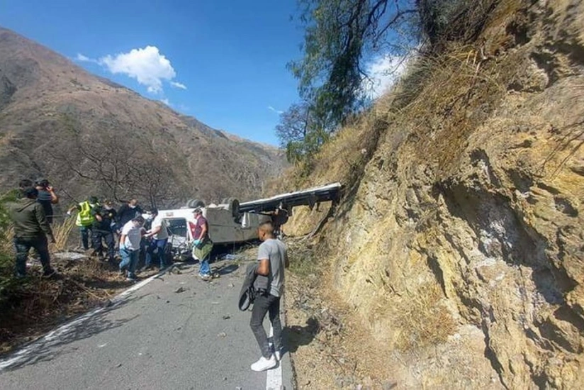 Panamada avtobus qəzaya uğrayıb, 33 nəfər ölüb