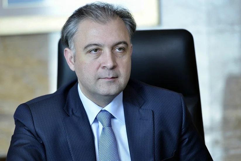 Xalid Əhədov: Banklardan manat depozitini götürənlər sonra yenidən banklara üz tutur