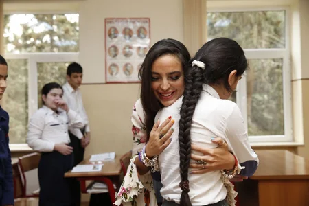 Leyla Əliyeva 5 saylı respublika xüsusi internat məktəbindəki şəraitlə tanış olub