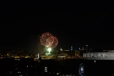 Bakıda Zəfər Günü ilə bağlı atəşfəşanlıq olub - YENİLƏNİB