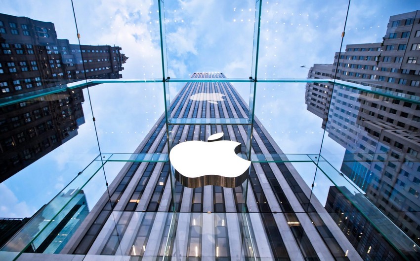 Apple стала первой компанией, чья капитализация превысила $3 трлн