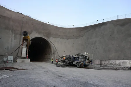 Horadiz-Ağbənd dəmir yolu xəttinin tikintisi üzrə işlərin 57 %-i tamamlanıb