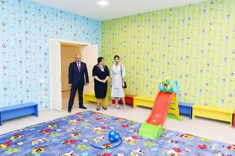 Mehriban Əliyeva Yasamalda 11 saylı körpələr evi-uşaq bağçasının yeni binasının açılışında iştirak edib