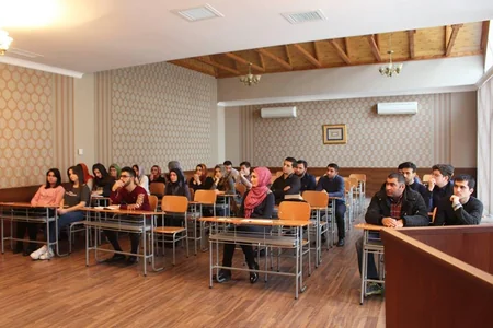 Bakı İslam Universitetində “Yeni media və yeni mediada din amili” mövzusunda təlim keçirilib