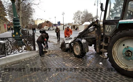 Gəncədə qar bəzi fəsadlar yaradıb - YENİLƏNİB
