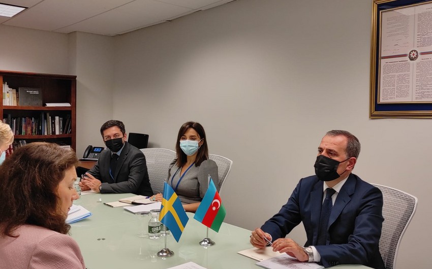 Azerbaijani FM meets OSCE Chairman-in-Office