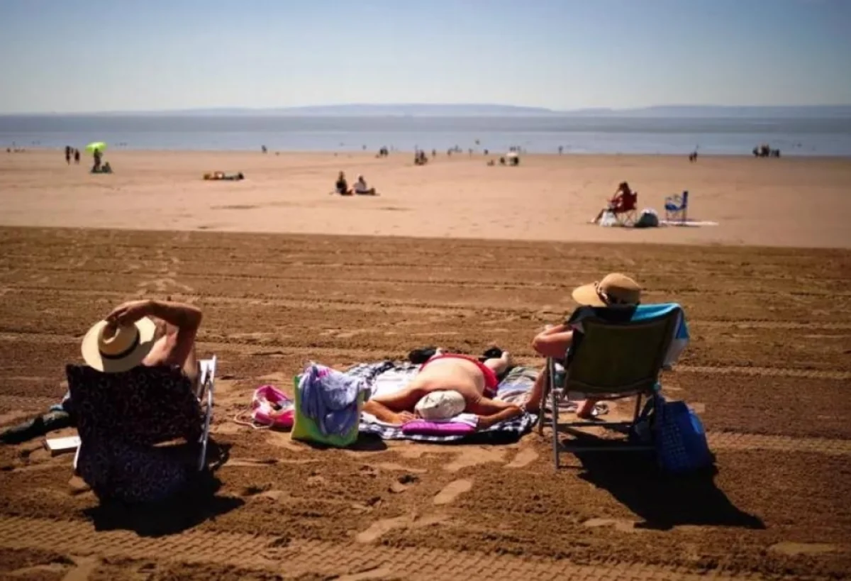 UK issues first extreme heat warning
