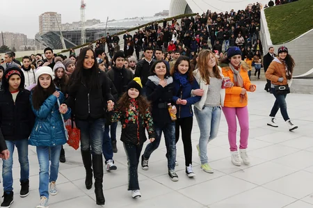Leyla Əliyeva “Cracking art” və “Səməni” beynəlxalq incəsənət sərgisinin açılışında iştirak edib