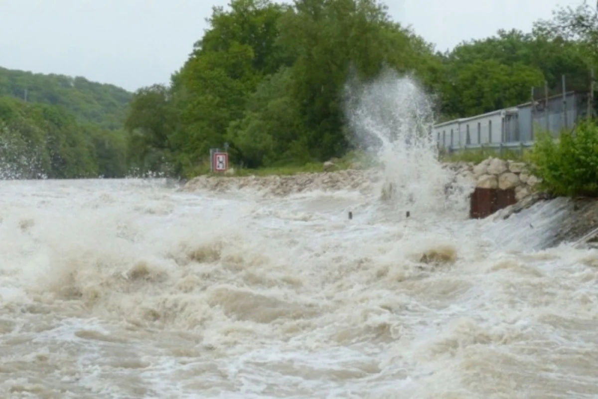 Daşkəsən ərazisindən axan Dəstəfurçaydan sel keçib