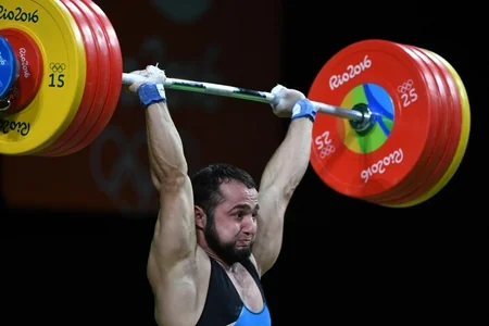 ​Azərbaycanlı ağırlıqqaldıran dünya rekordu vuraraq Olimpiya çempionu olub