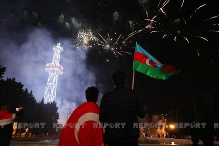 В Баку состоялся музыкальный фейерверк по случаю Дня Победы