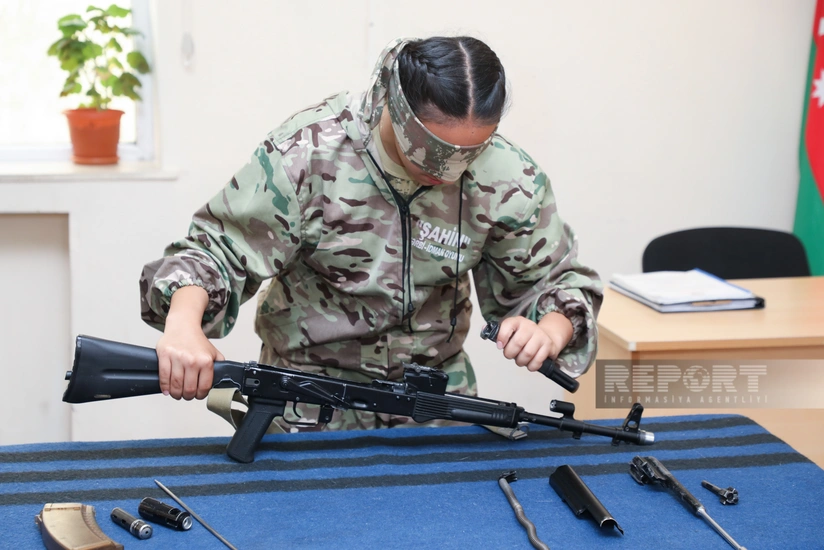 Silahı gözübağlı sökən şagirdlər - Hərbi hazırlıq dərslərindən REPORTAJ