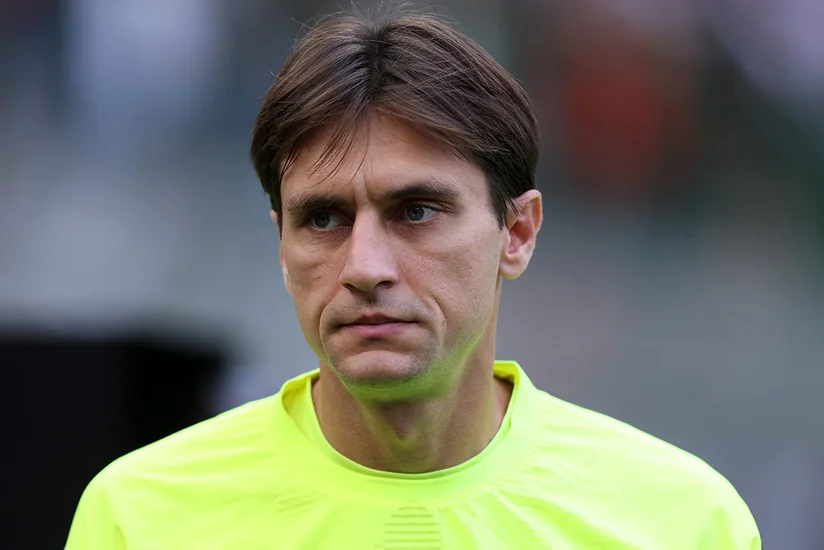 Rumıniya millisinin məşhur qapıçısı karyerasını sonlandırıb