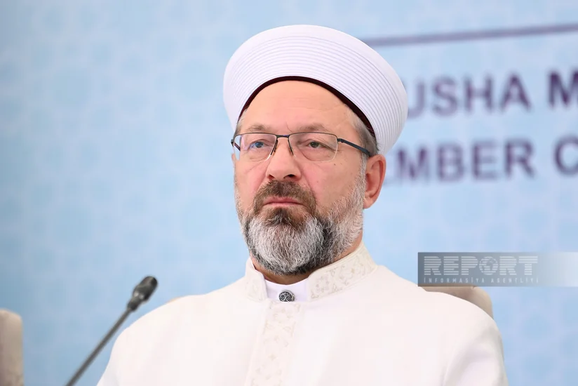 Əli Erbaş: Bu gün çiyin-çiyinə olmaq məcburiyyətindəyik