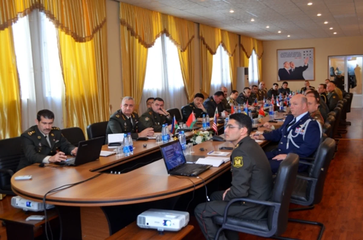 Azərbaycan Müdafiə Nazirliyi xarici dövlətlərin ölkədəki hərbi attaşeləri ilə ilin yekunlarına dair toplantı keçirib