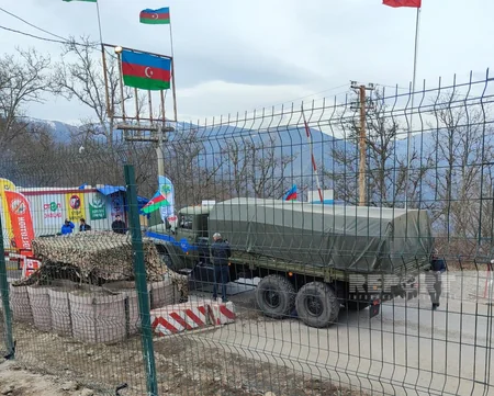 По дороге Ханкенди-Лачын беспрепятственно проехал 71 автомобиль российских миротворцев
