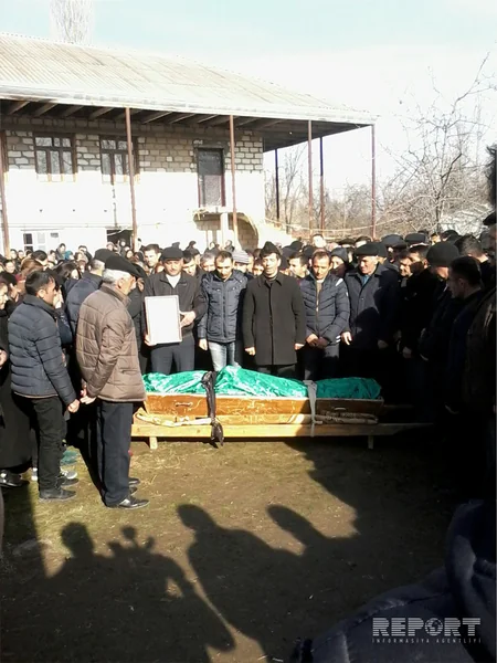 Meyiti Xəzərin Türkmənistan sektorunda tapılan neftçi dəfn olunub - FOTO