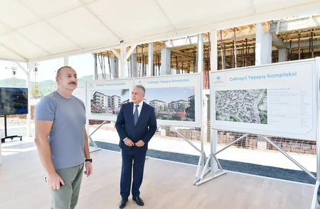 Prezident İlham Əliyev Cəbrayıl Yaşayış Kompleksində aparılan tikinti işləri ilə tanış olub