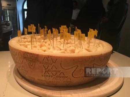 Italian chef uses Azerbaijani saffron during master class in Baku