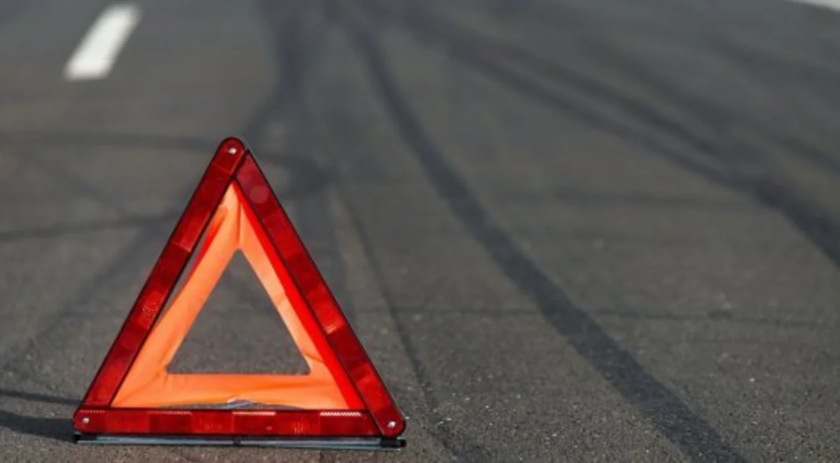 Cəlilabadda minik avtomobili aşıb, iki nəfər xəsarət alıb