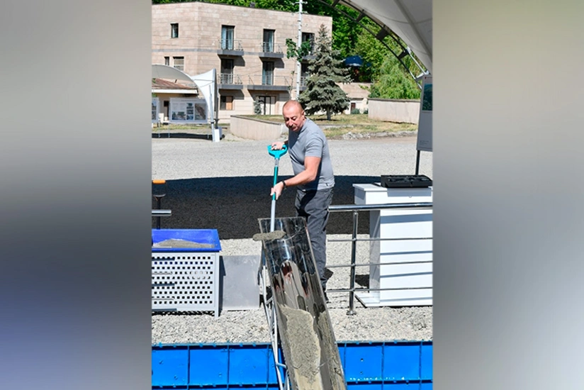 Hadrutda inzibati mərkəzin təməli qoyulub