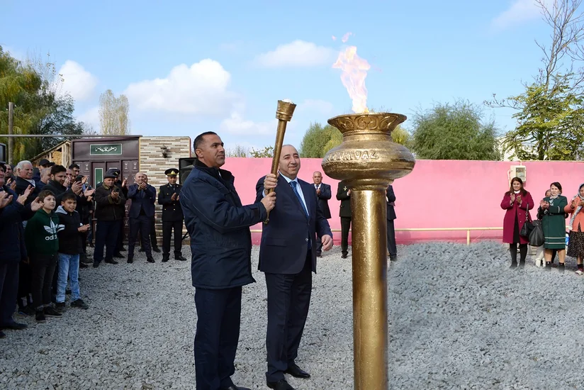 Kürdəmirin Qarasu kəndinə təbii qaz verilib