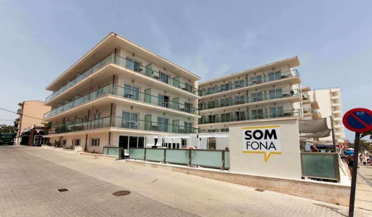Messi daha bir otel alıb