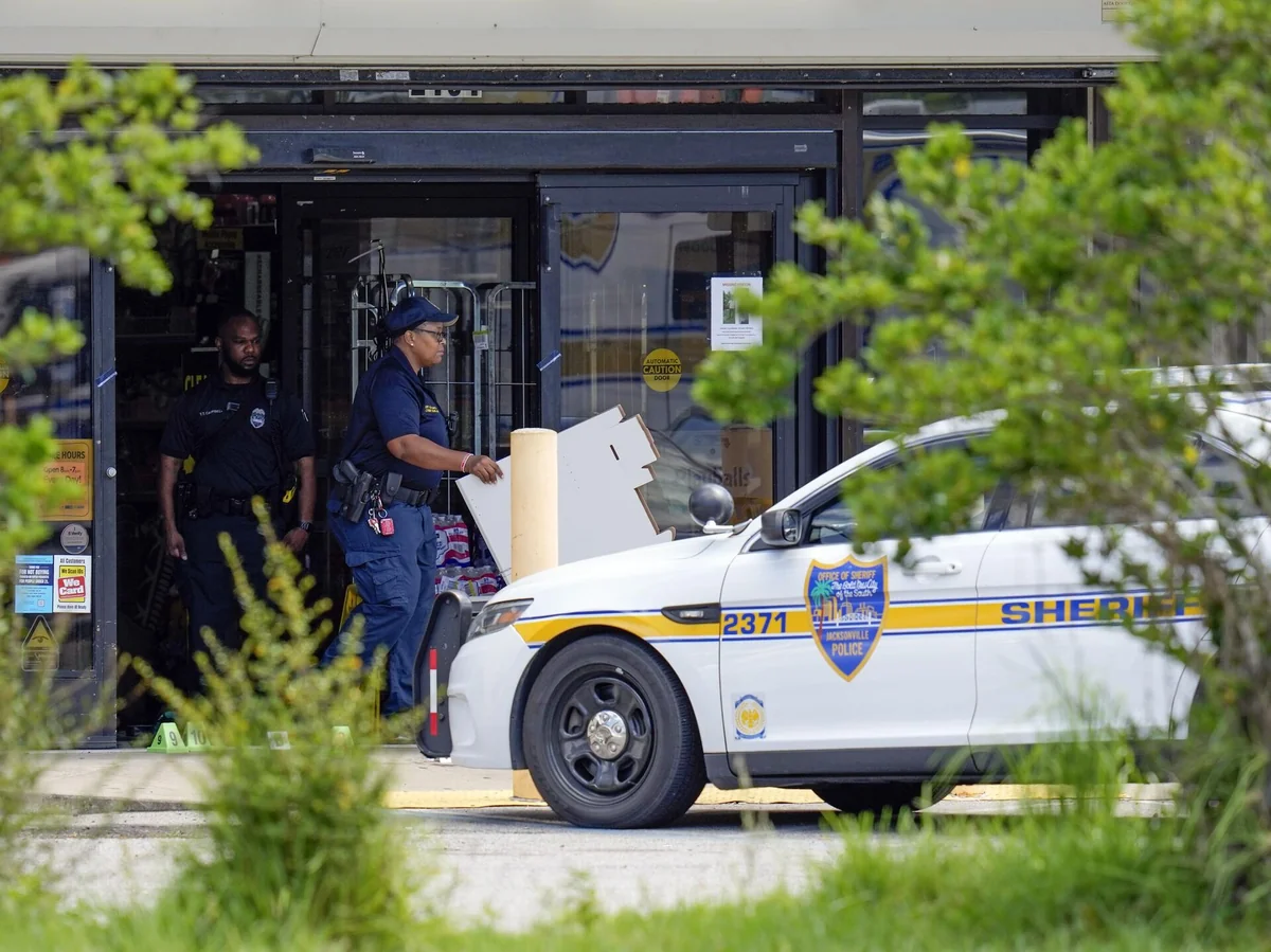 1 dead, 2 in stable condition after shooting in Jacksonville Beach, Florida