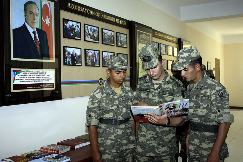 Azərbaycan ordusunun hərbi hissələrdə bayram tədbirləri keçirilir