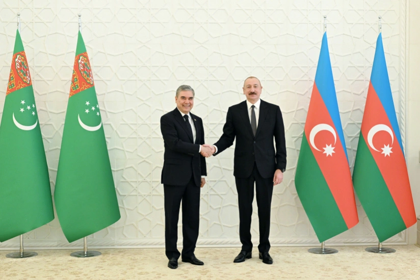 President Ilham Aliyev phones Gurbanguly Berdimuhamedov