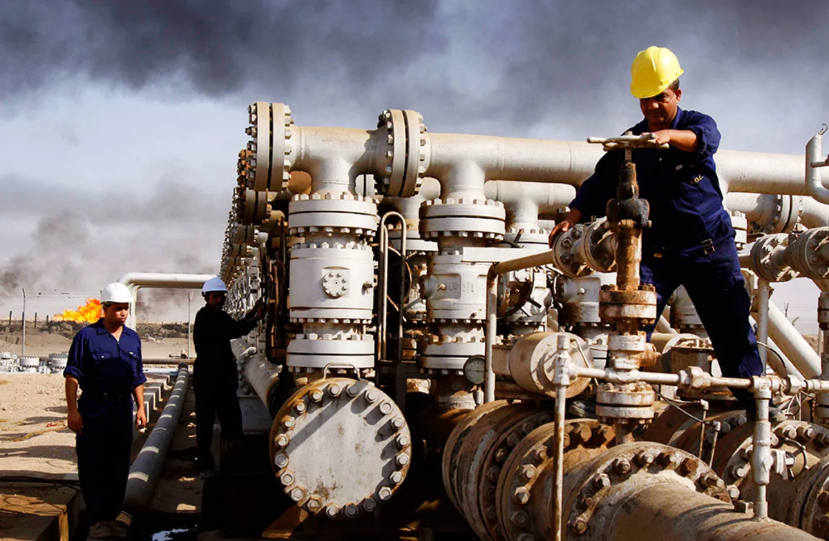 Shell considers selling its Iraq oil assets