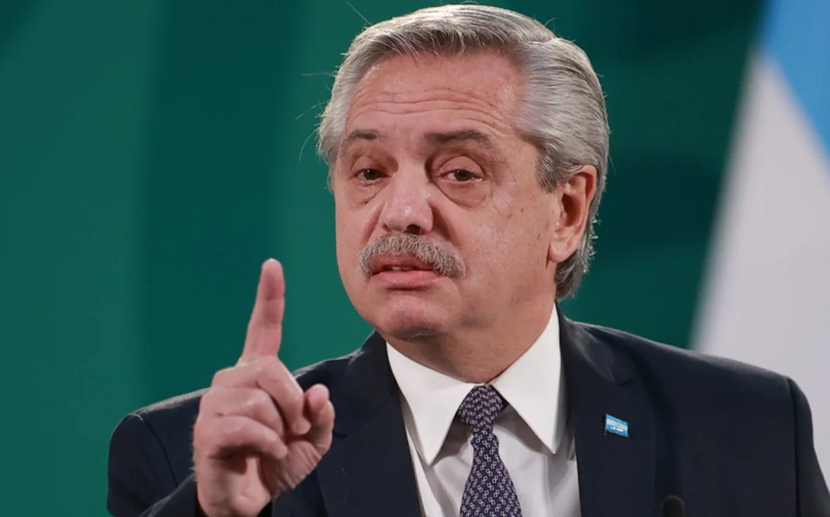 Глава Аргентины подал иск на кандидата в президенты Милея