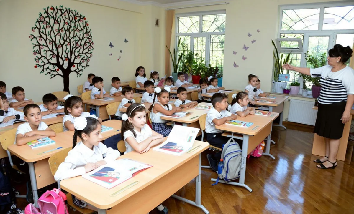 Bakı məktəblərində ilk dərslər vətənpərvərlik mövzularına həsr olunub