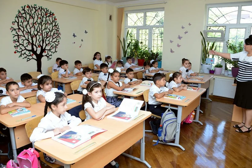 Bakı məktəblərində ilk dərslər vətənpərvərlik mövzularına həsr olunub
