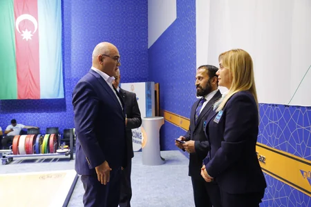 Ağırlıqqaldırma üzrə Azərbaycan birinciliyinin açılış mərasimi keçirilib